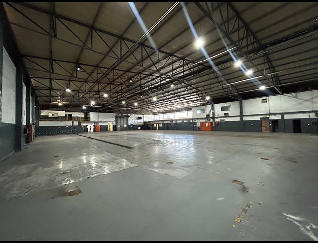 2,443M² WAREHOUSE TO LET IN EPPING INDUSTRIAL